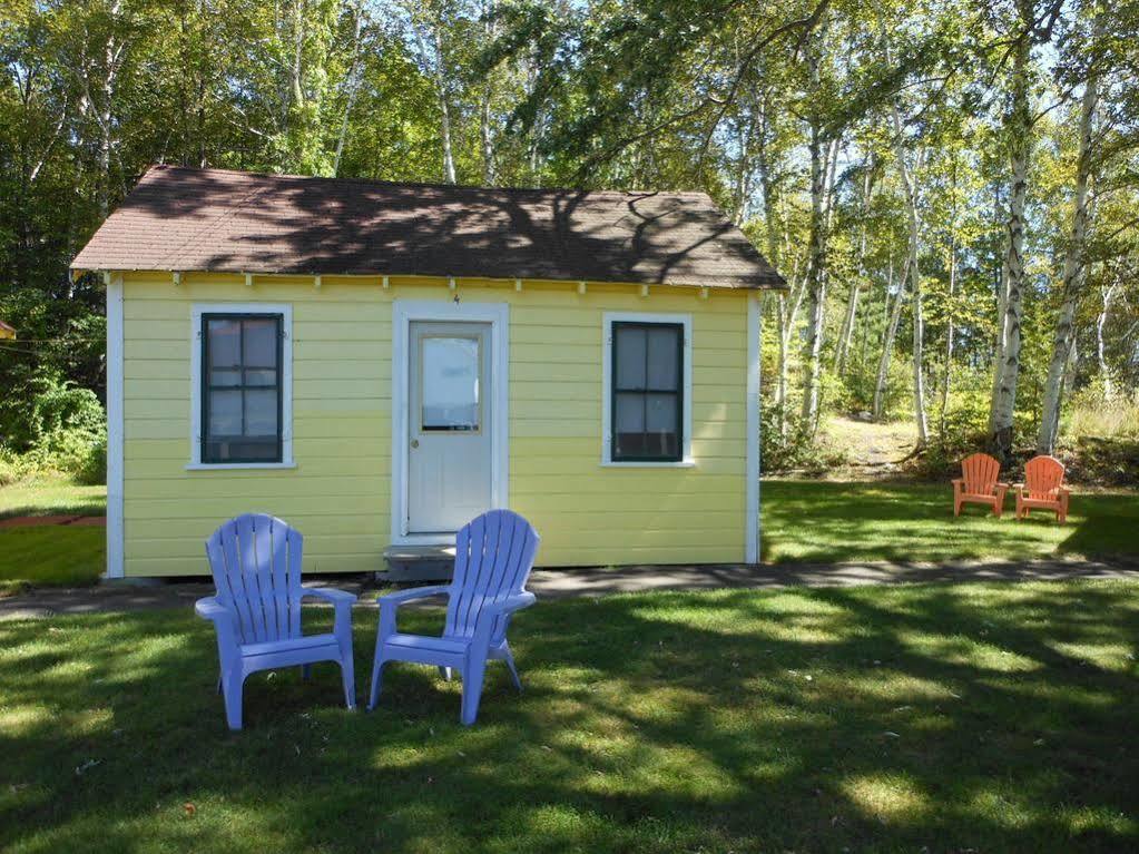 Katahdin Cabins Hotel Millinocket Exterior photo
