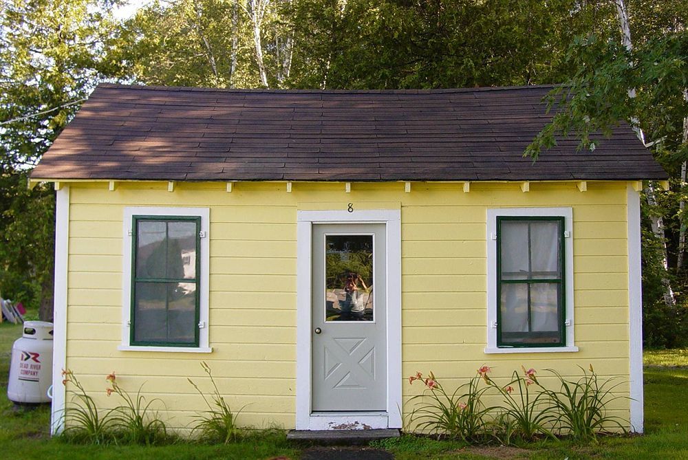 Katahdin Cabins Hotel Millinocket Exterior photo